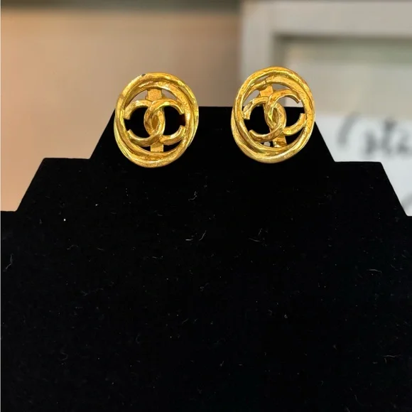CHANEL Gold Earrings - Picture 2 of 8